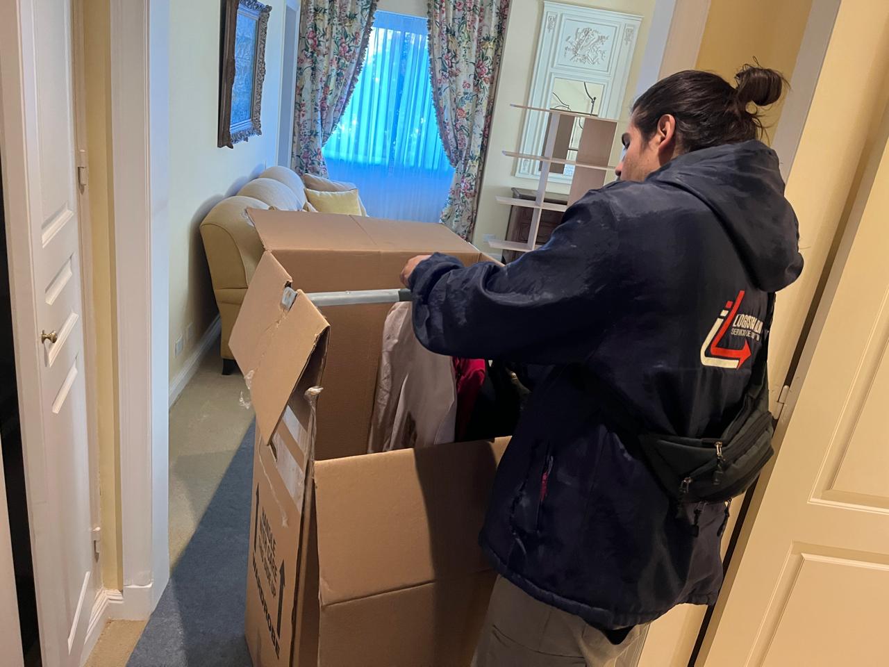 Embalaje profesional de mobiliario de estilo para una mudanza residencial